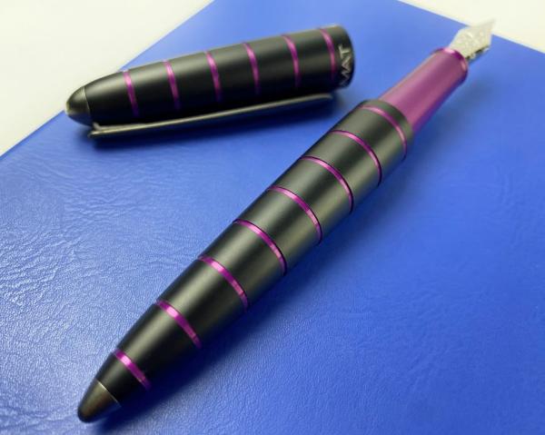 Diplomat Füllhalter Elox ring schwarz lila 14 kt