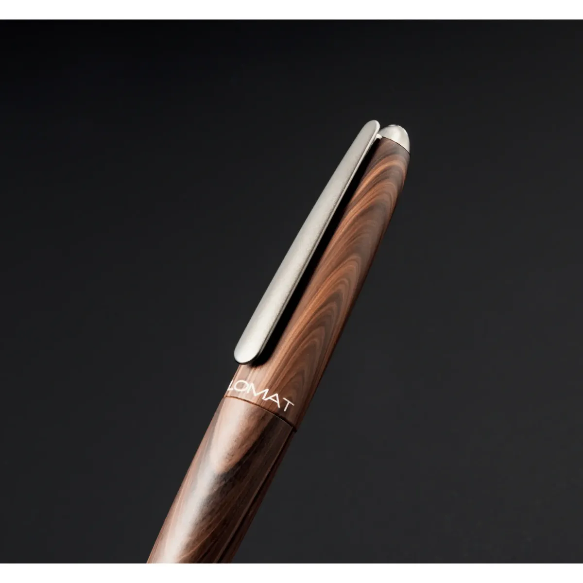 Diplomat Füllhalter Aero Black Forest 14KT