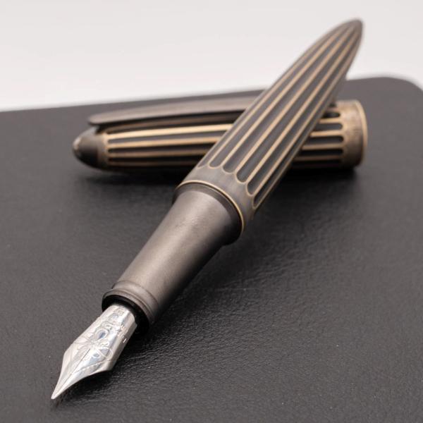Diplomat Füllhalter Aero oxyd messing