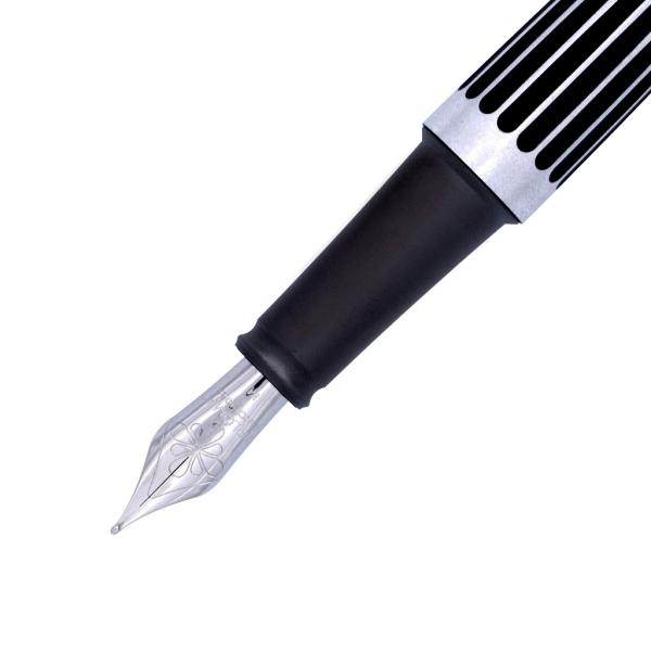 Diplomat Füllhalter Aero "stripes black"