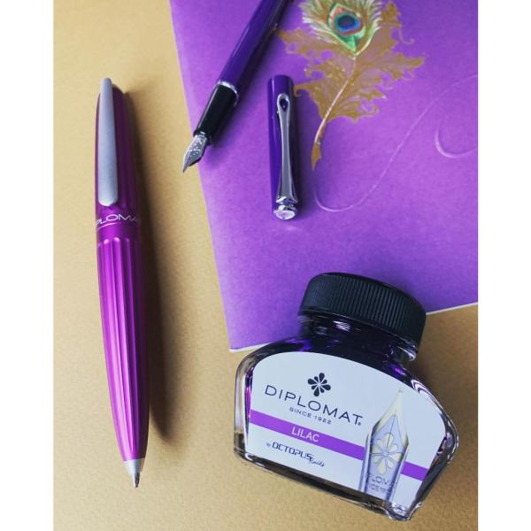 Diplomat Füllhalter Traveller deep purple