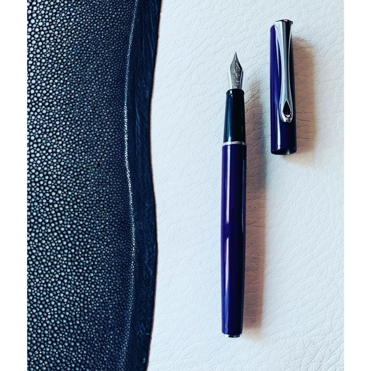 Diplomat Füllhalter Traveller deep purple