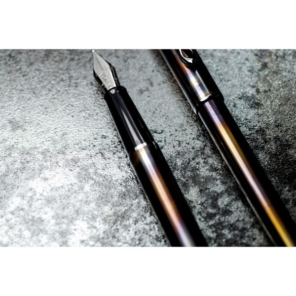 Diplomat Füllhalter Traveller flame