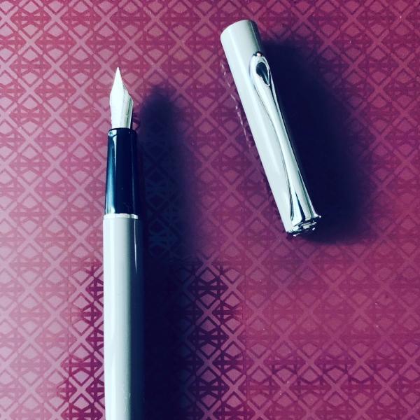 Diplomat Füllhalter Traveller taupe grey