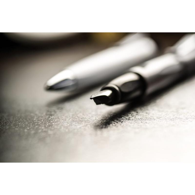 Diplomat Füllhalter Magnum perlmutt weiß