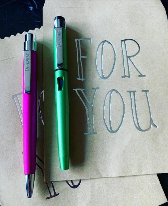 Diplomat Kugelschreiber Magnum hot pink