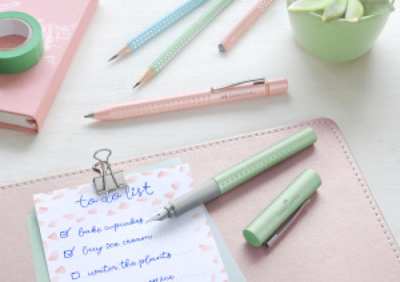 Faber-Castell Kugelschreiber Grip 2011 Pearl-Edition XB - mint